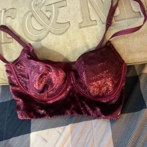 Victoria secret size 34B